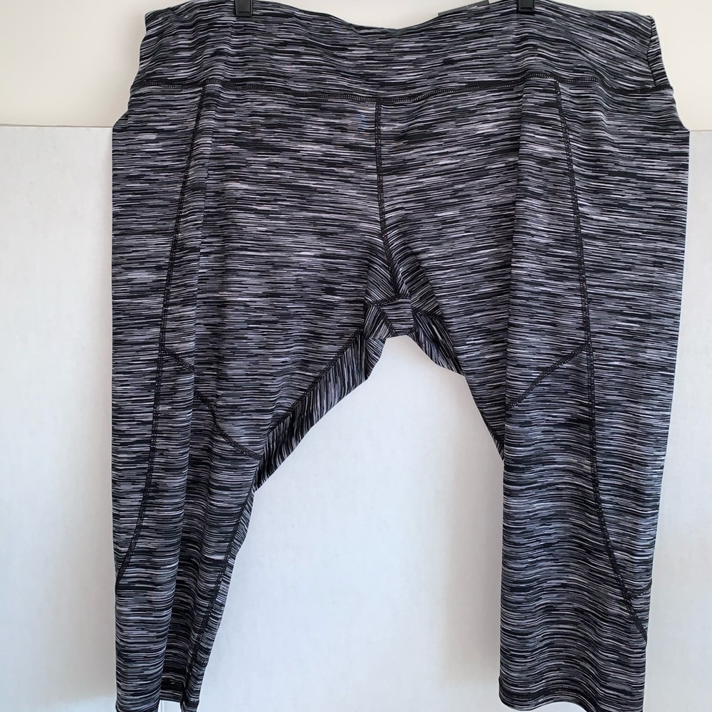 Tek Gear Women’s Joga Capri pants ,size 3X! NEW!